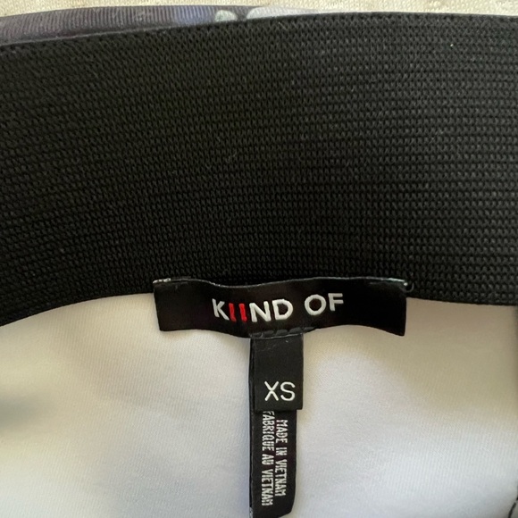 Beautiful pencil skirt. Brand new! - Picture 2 of 5